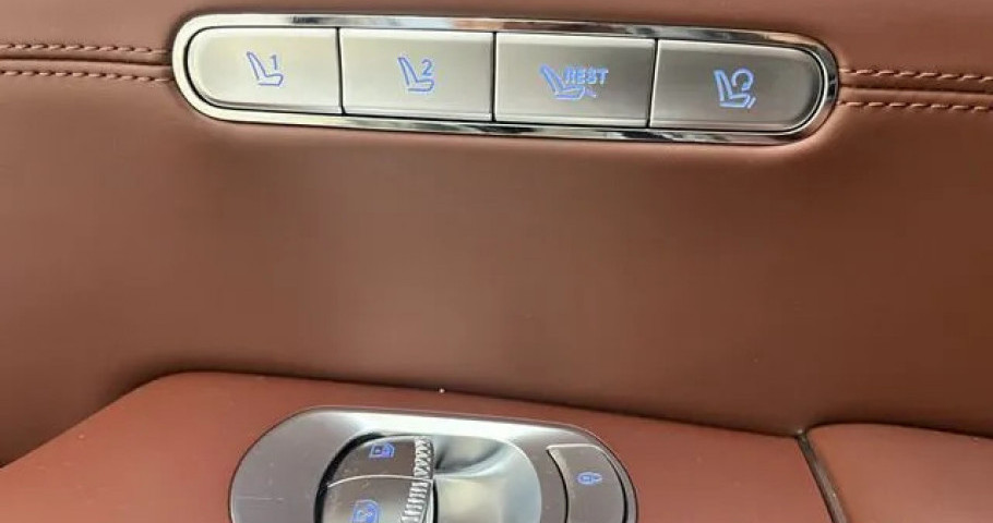 Genesis G90 