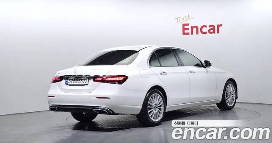 Mercedes-Benz E-Class 