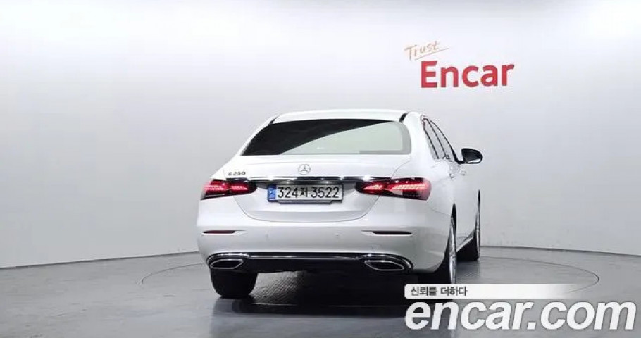 Mercedes-Benz E-Class 