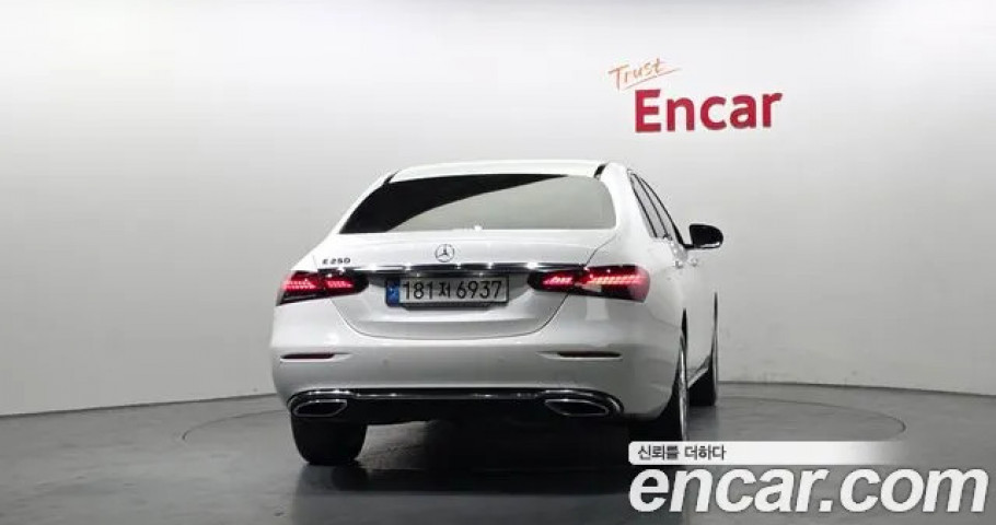 Mercedes-Benz E-Class 