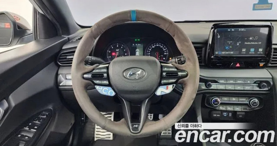 Hyundai Veloster 