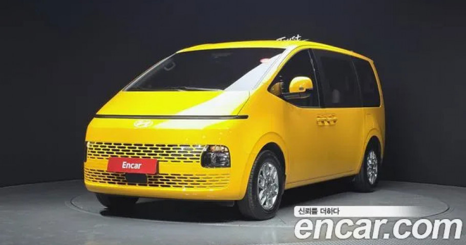 Hyundai Staria 