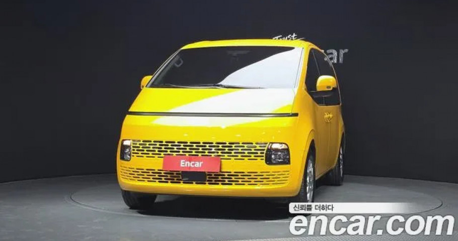 Hyundai Staria 