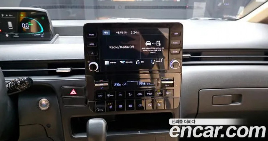 Hyundai Staria 
