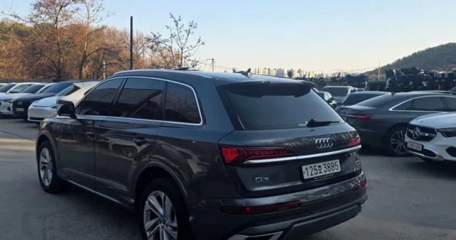 Audi Q7 