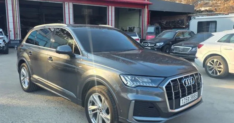 Audi Q7 