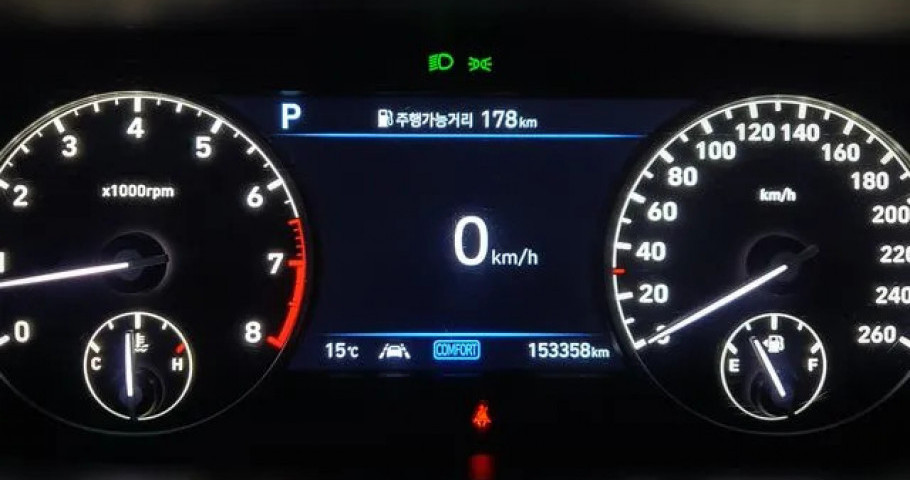 Genesis G90 