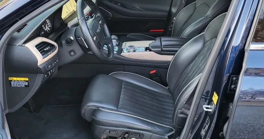 Genesis G90 
