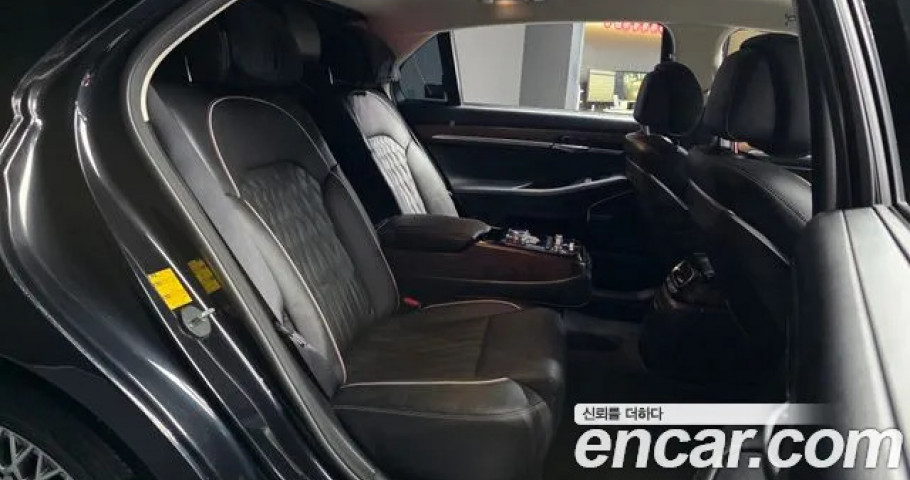 Genesis G90 