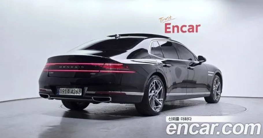 Genesis G90 