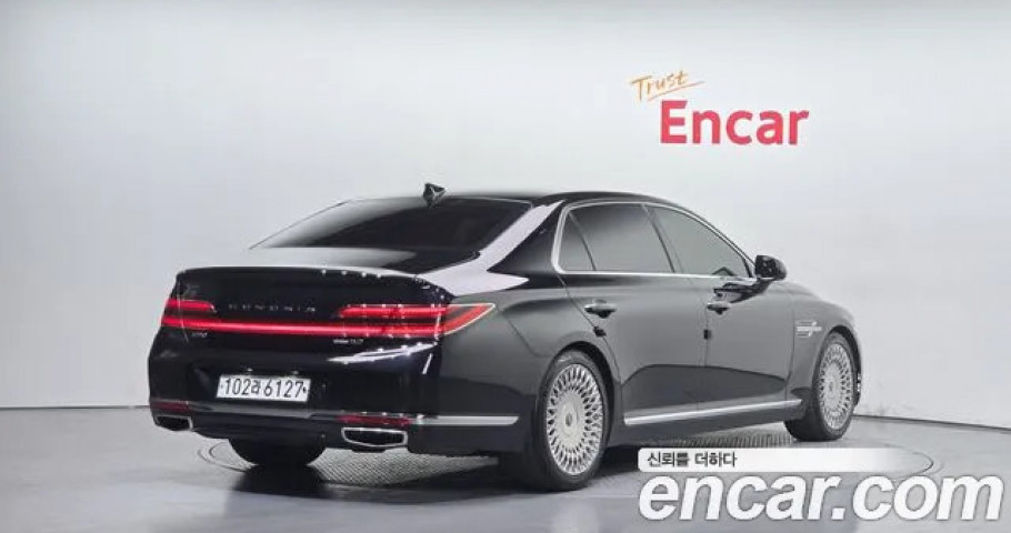 Genesis G90 