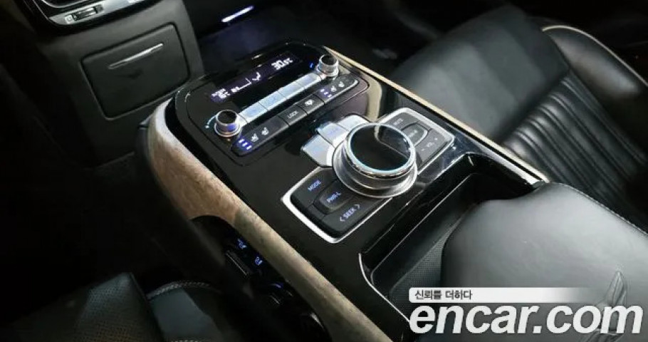 Genesis G90 