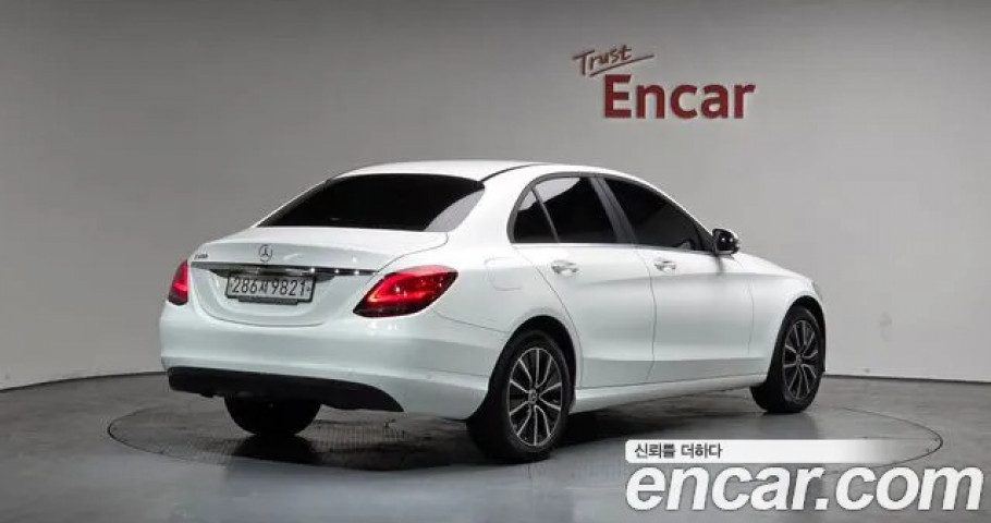 Mercedes-Benz C-Class 