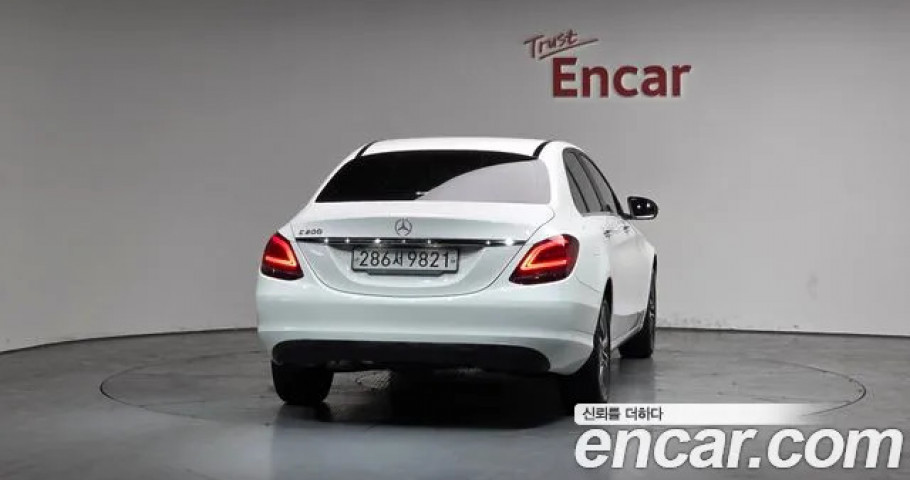 Mercedes-Benz C-Class 
