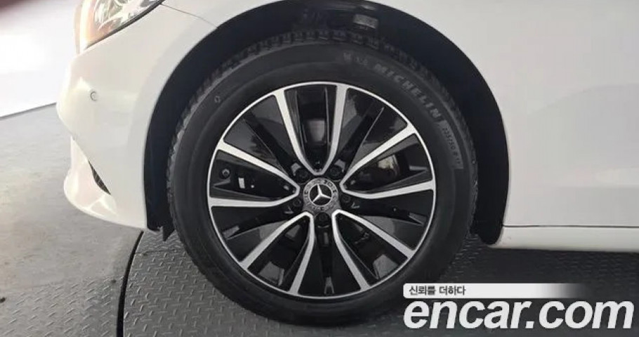 Mercedes-Benz C-Class 