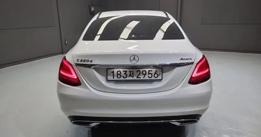 Mercedes-Benz C-Class 