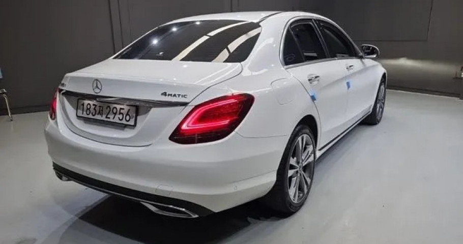 Mercedes-Benz C-Class 