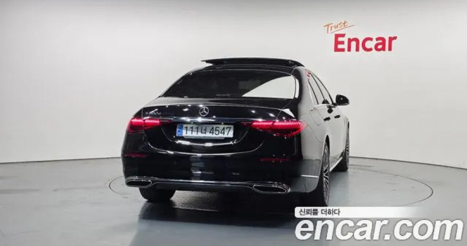 Mercedes-Benz S-Class 