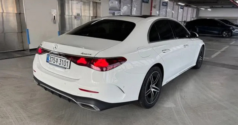 Mercedes-Benz E-Class 