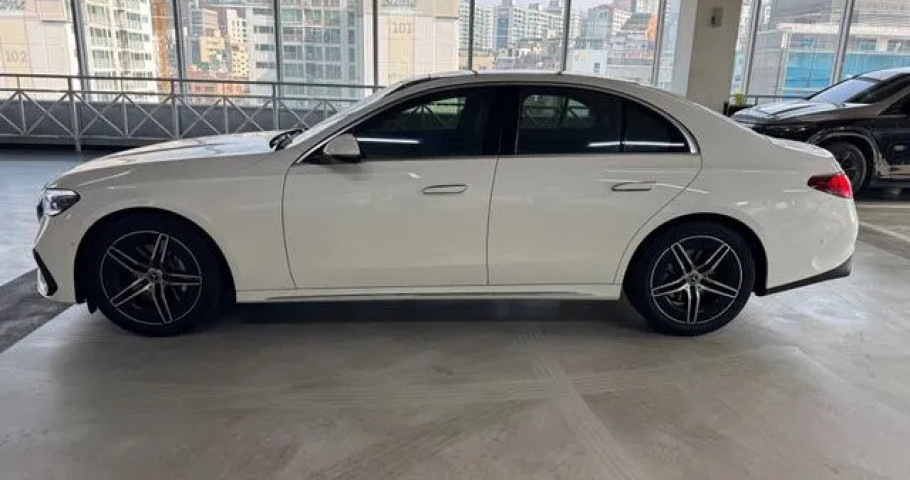 Mercedes-Benz E-Class 