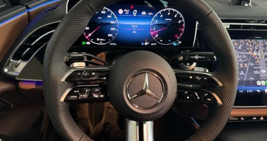 Mercedes-Benz E-Class 