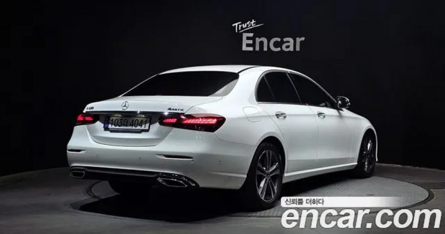 Mercedes-Benz E-Class 