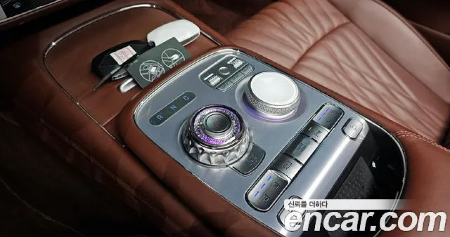 Genesis G90 