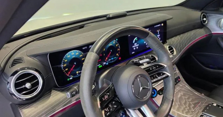 Mercedes-Benz E-Class 