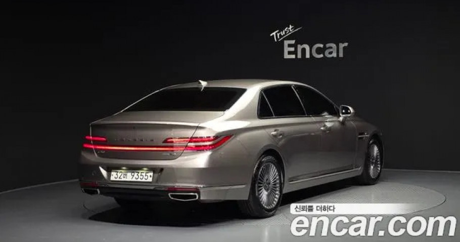Genesis G90 
