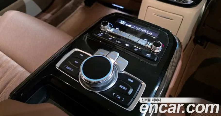 Genesis G90 