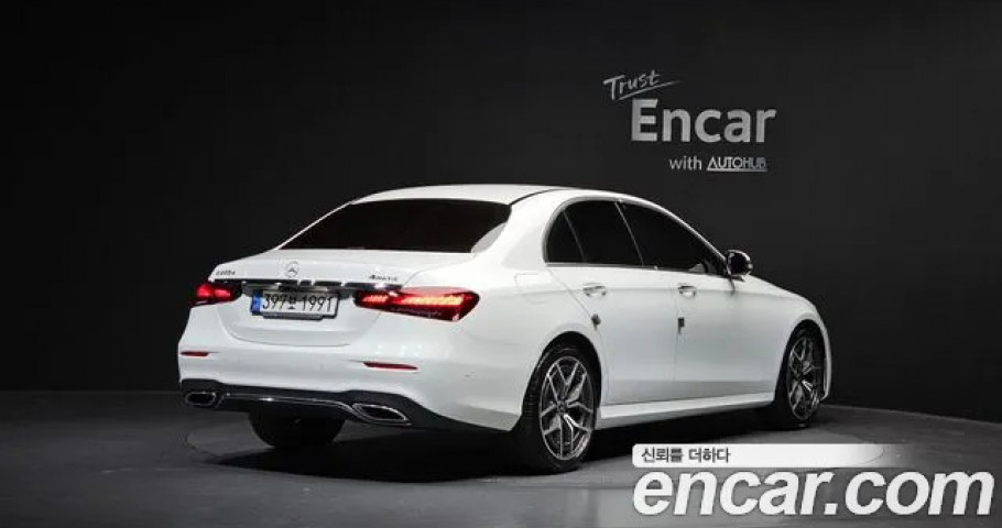 Mercedes-Benz E-Class 