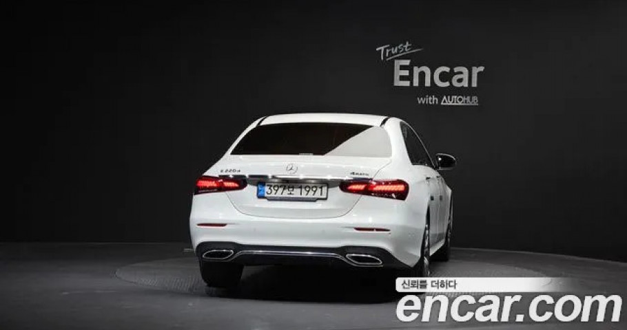 Mercedes-Benz E-Class 