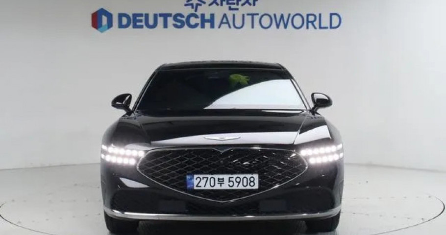 Genesis G90 