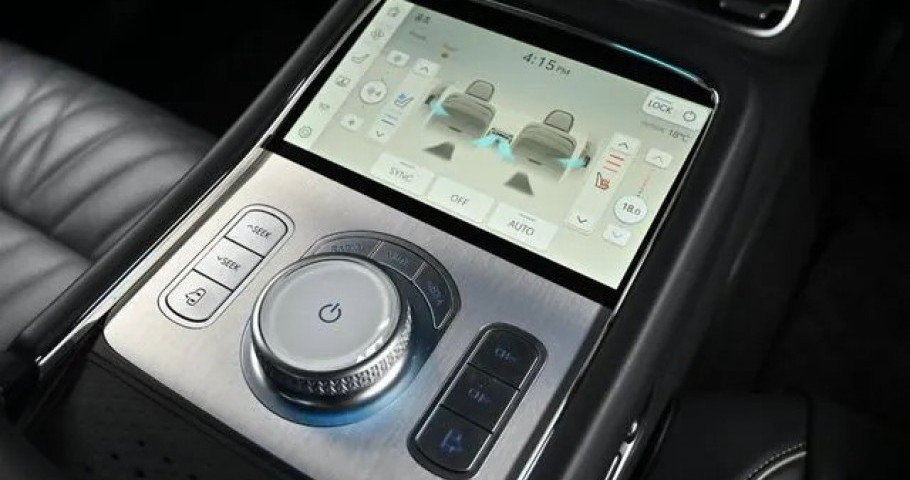 Genesis G90 