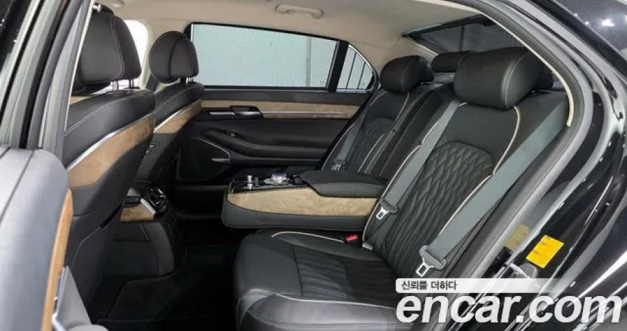 Genesis G90 