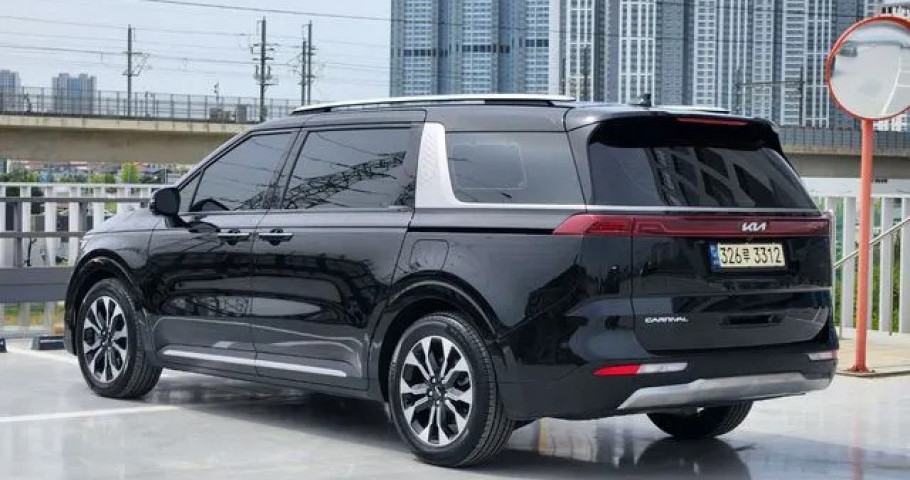 Kia Carnival 