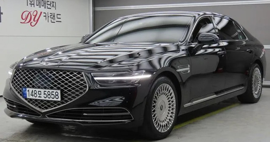 Genesis G90 