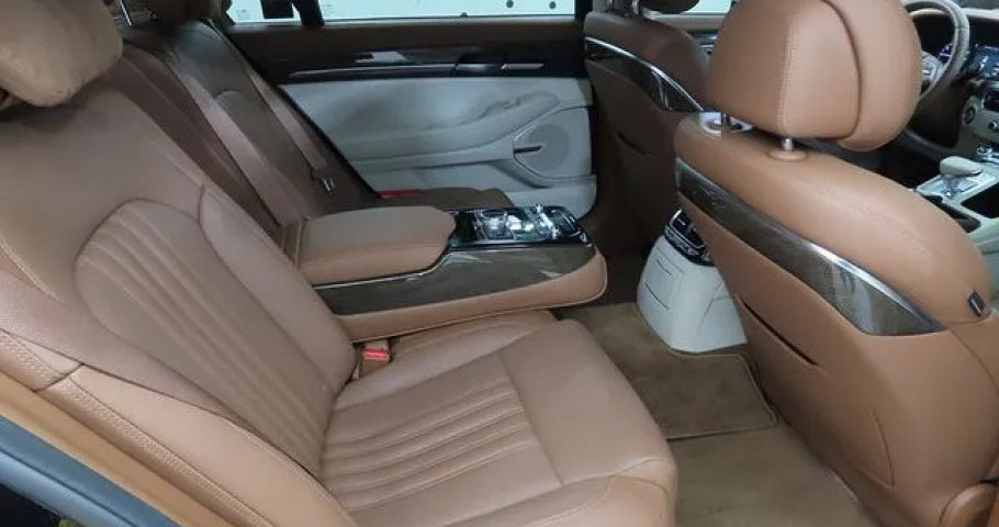 Genesis G90 