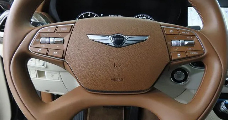 Genesis G90 