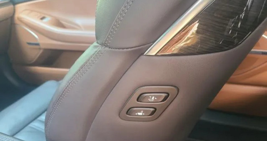 Genesis G90 