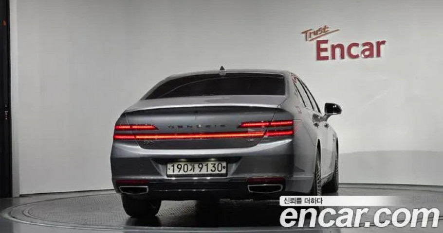 Genesis G90 