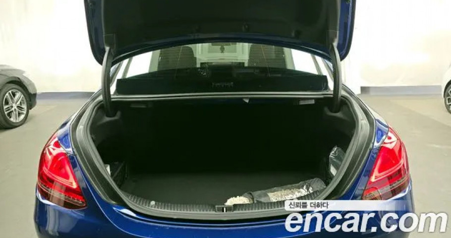 Mercedes-Benz C-Class 