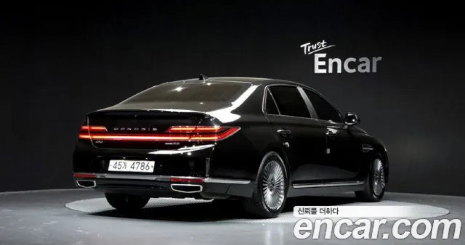 Genesis G90 