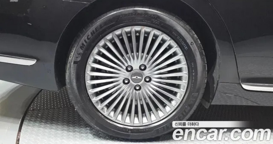 Genesis G90 