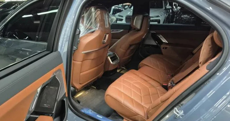 Bmw 7-Series 