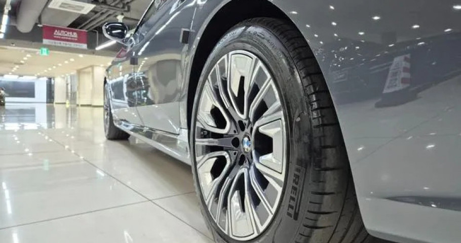 Bmw 7-Series 