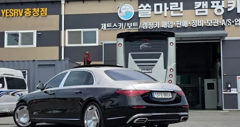 Mercedes-Benz S-Class 