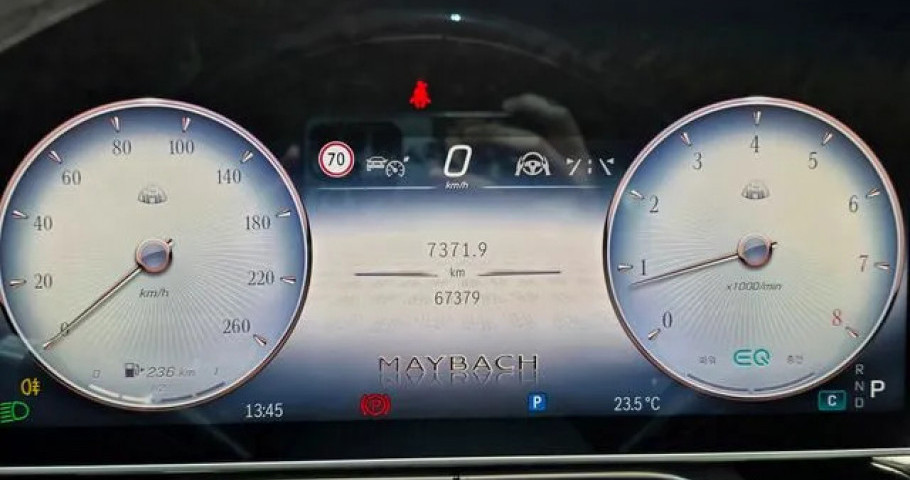 Mercedes-Benz S-Class 