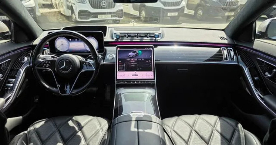 Mercedes-Benz S-Class 