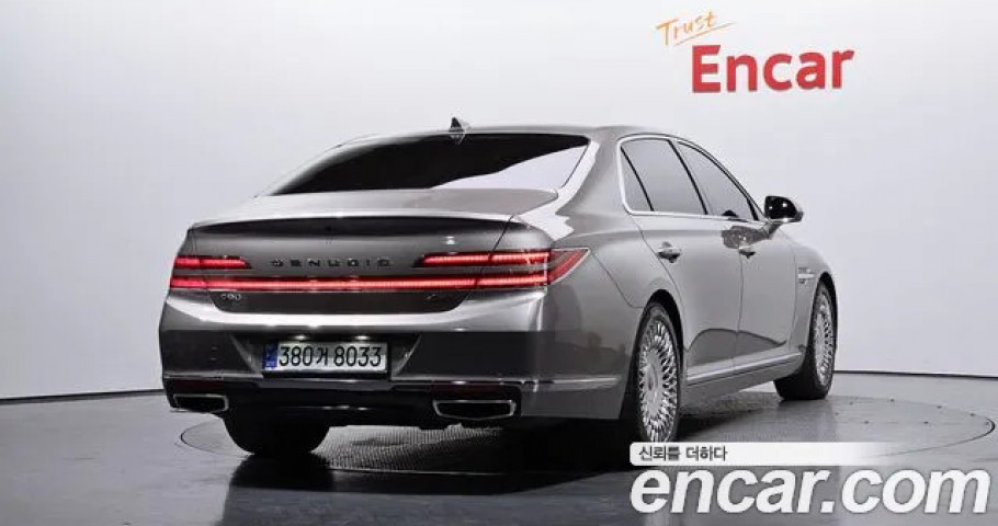 Genesis G90 